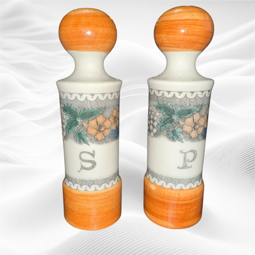 Vintage BURGUND Goebel Salt And Pepper Shakers W Germany #314 Floral Design‎